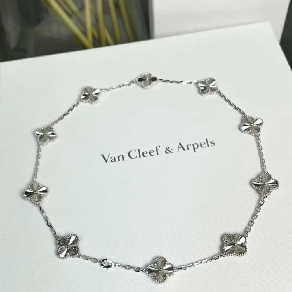 VCA 10 Clover Necklace - Image 5