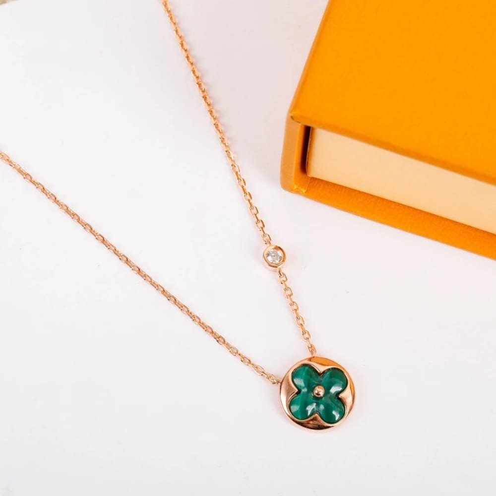 LV Clover 4 Colors Necklace - Image 4